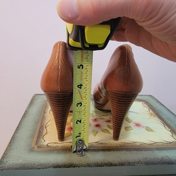 Style & Co Celine Faux Reptile Print Peep Toe Pump Size 6 - Picture 8 of 9